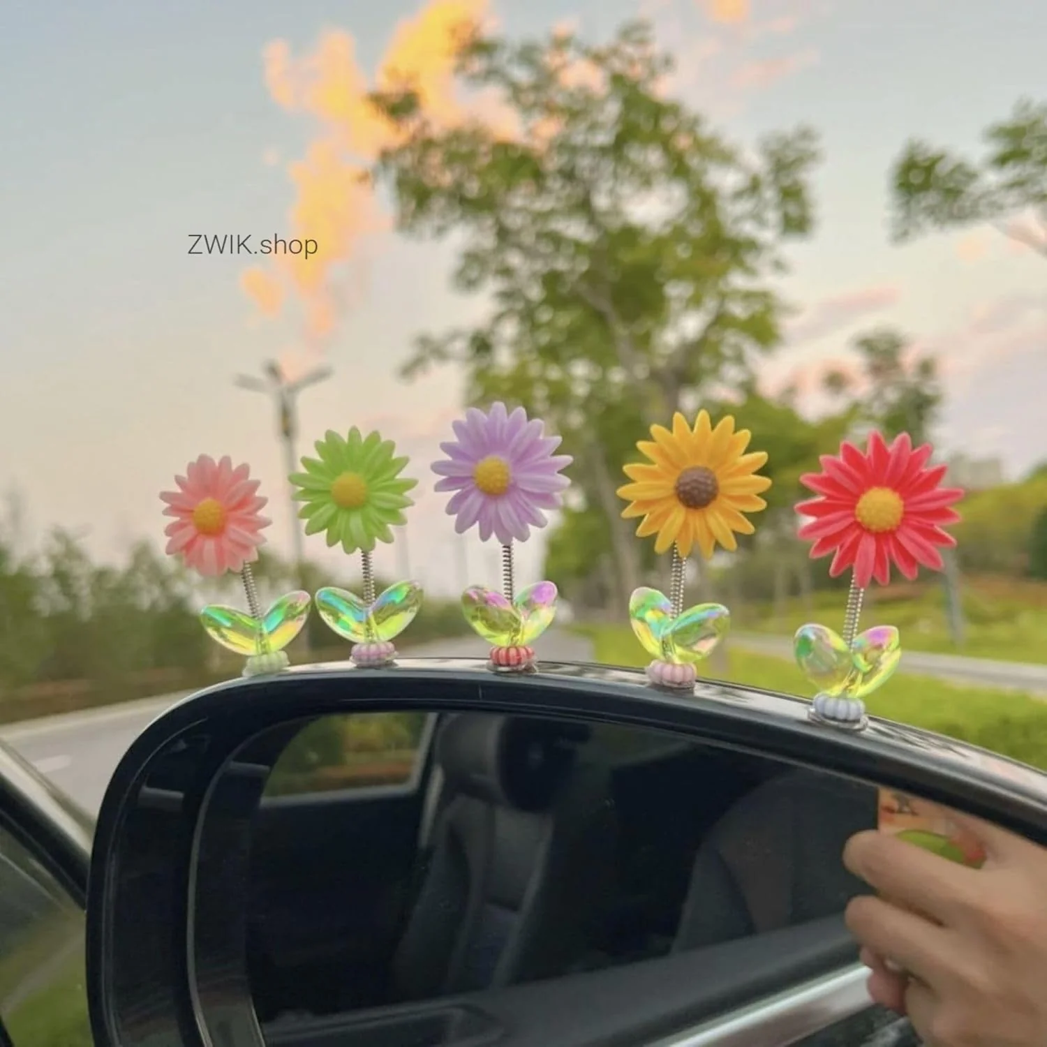 Cute Dancing Sunflower Car Dashboard Decor – Mini Shaking Flower Set (5 PCS);f - Image 3
