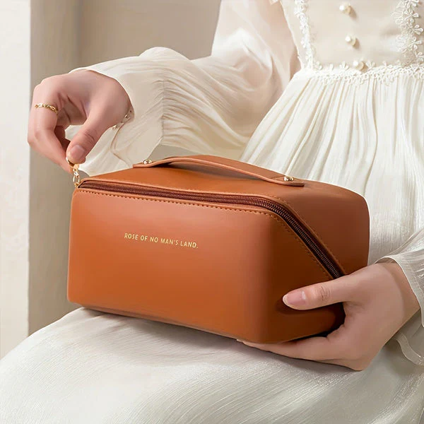 MAKEUP TRAVEL BAG - (Buy 1 Get 1 Free) 😍.g - Image 4