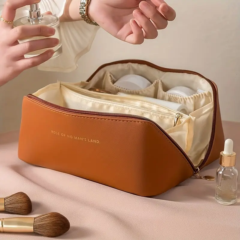 MAKEUP TRAVEL BAG - (Buy 1 Get 1 Free) 😍.g - Image 7